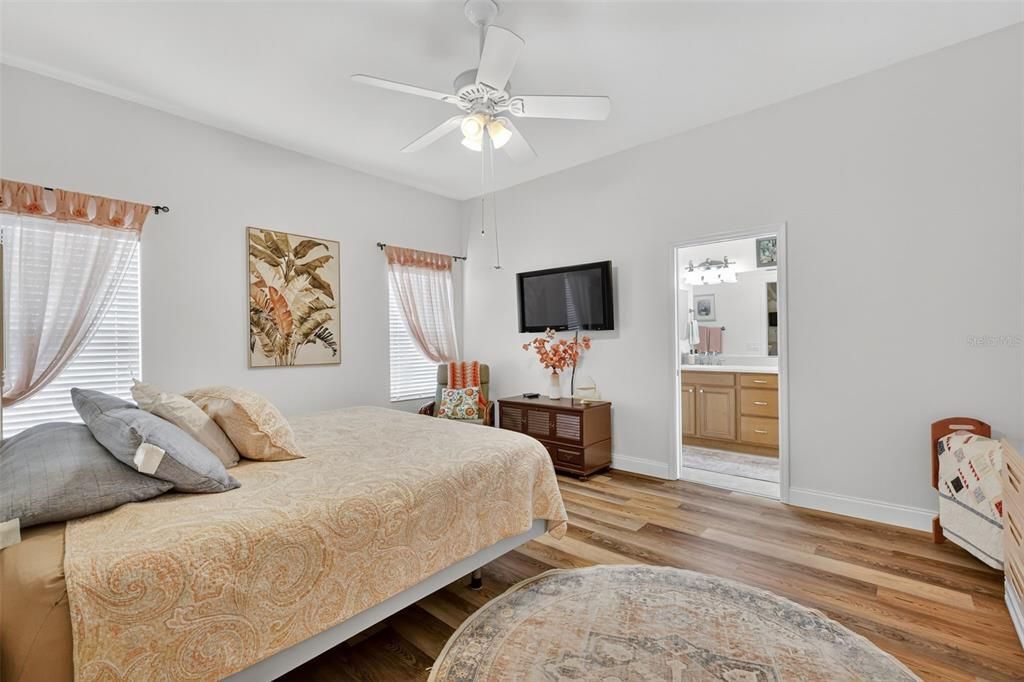 Active With Contract: $550,000 (4 beds, 2 baths, 2202 Square Feet)