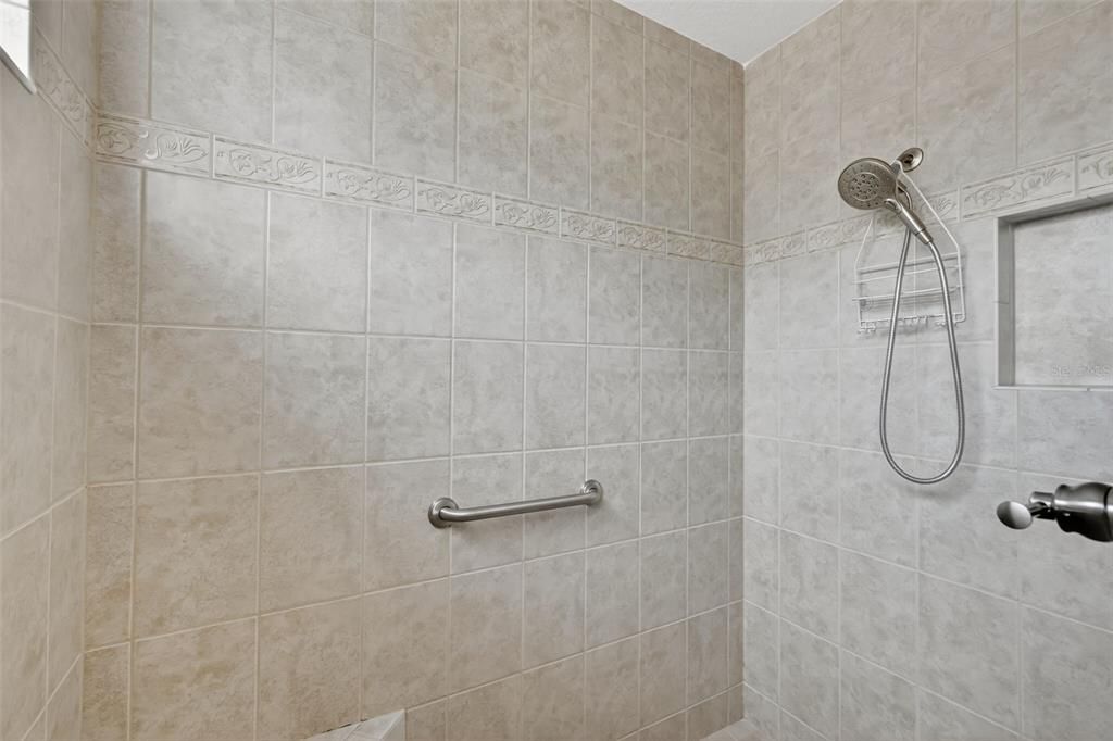 Active With Contract: $550,000 (4 beds, 2 baths, 2202 Square Feet)