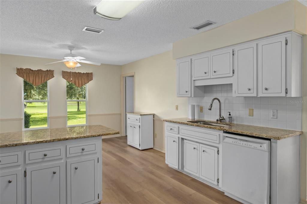 待售: $279,900 (2 贝兹, 2 浴室, 1608 平方英尺)