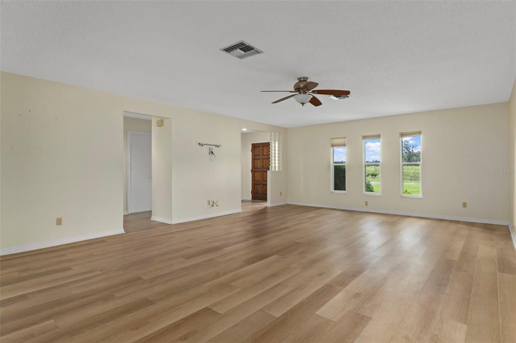 待售: $279,900 (2 贝兹, 2 浴室, 1608 平方英尺)