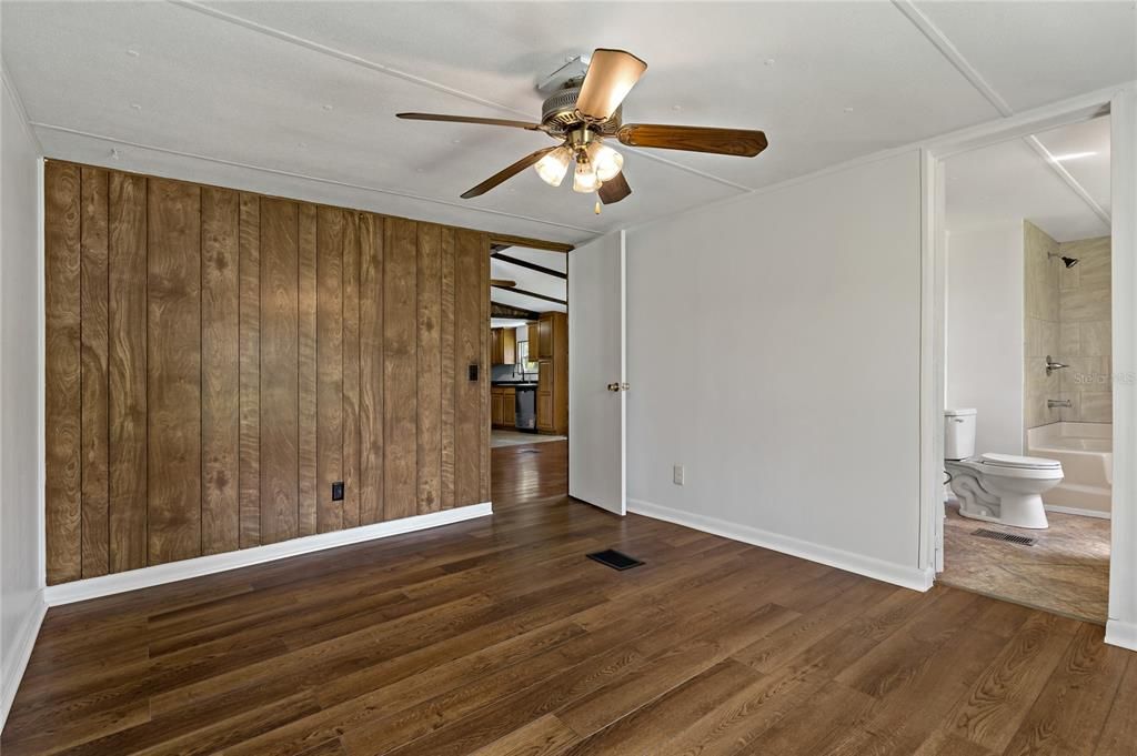 For Sale: $229,900 (3 beds, 2 baths, 1344 Square Feet)