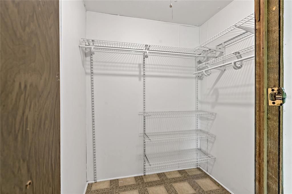 For Sale: $229,900 (3 beds, 2 baths, 1344 Square Feet)