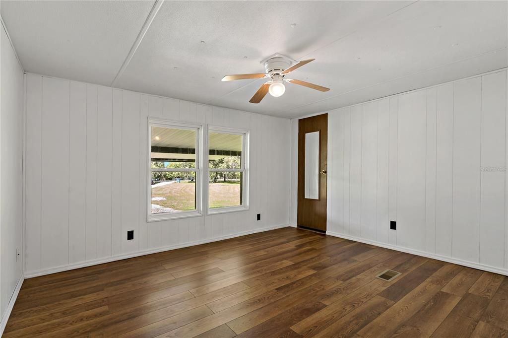 For Sale: $229,900 (3 beds, 2 baths, 1344 Square Feet)