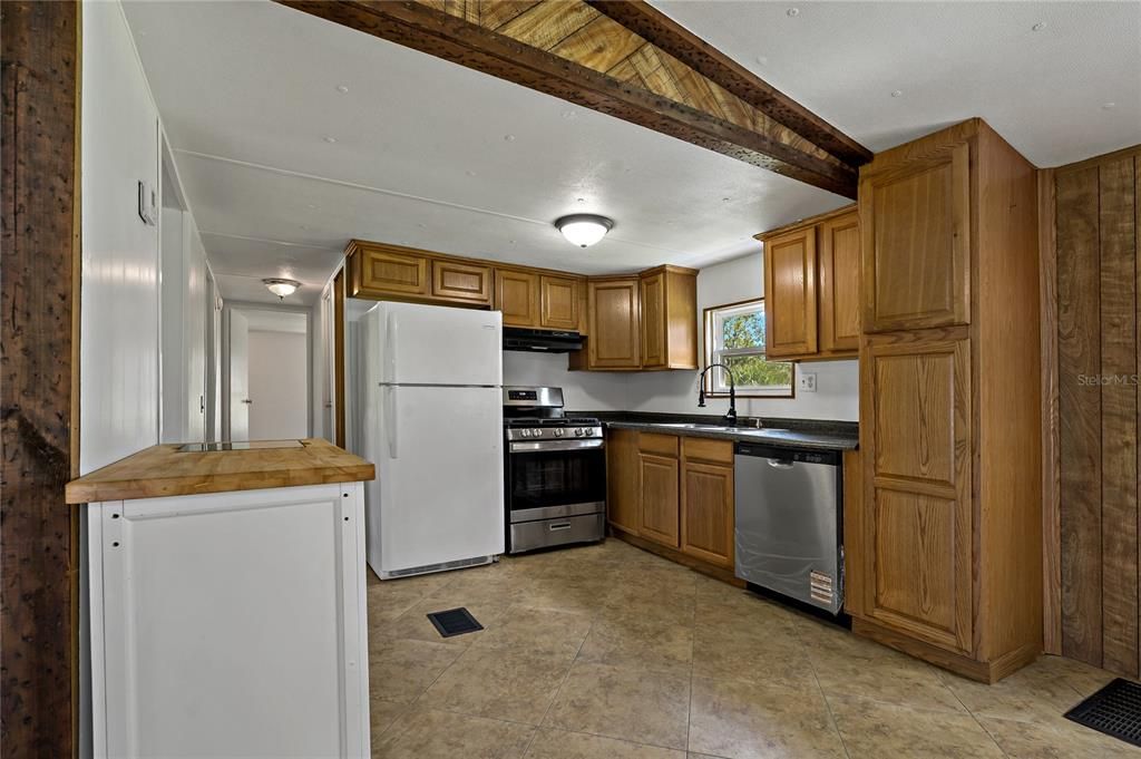 For Sale: $229,900 (3 beds, 2 baths, 1344 Square Feet)