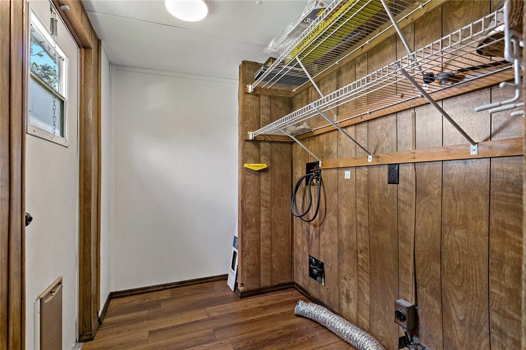 For Sale: $229,900 (3 beds, 2 baths, 1344 Square Feet)