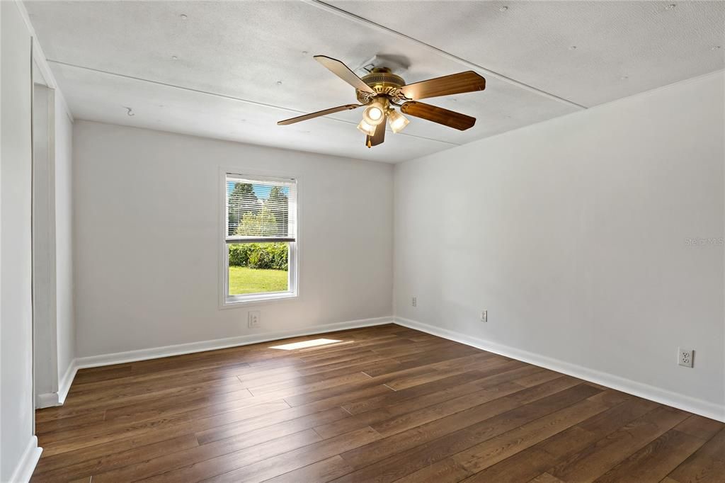 For Sale: $229,900 (3 beds, 2 baths, 1344 Square Feet)