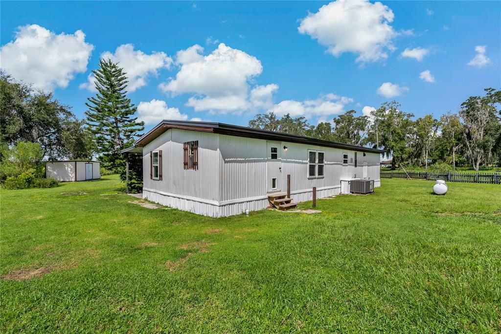 For Sale: $229,900 (3 beds, 2 baths, 1344 Square Feet)