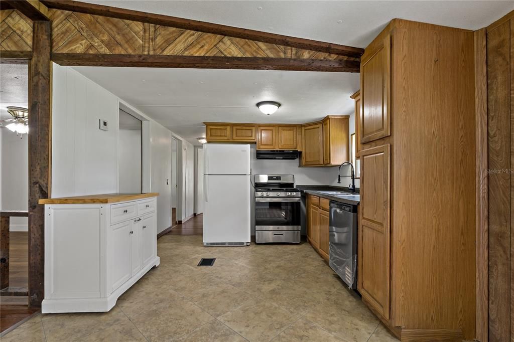 For Sale: $229,900 (3 beds, 2 baths, 1344 Square Feet)