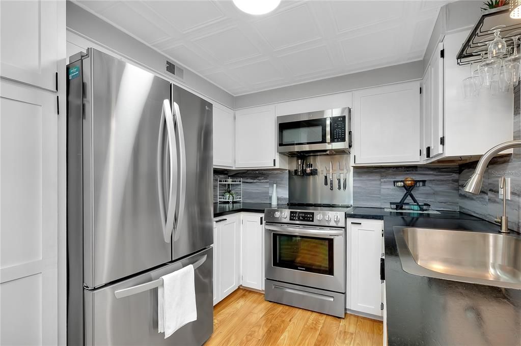 Activo con contrato: $170,000 (2 camas, 2 baños, 984 Pies cuadrados)