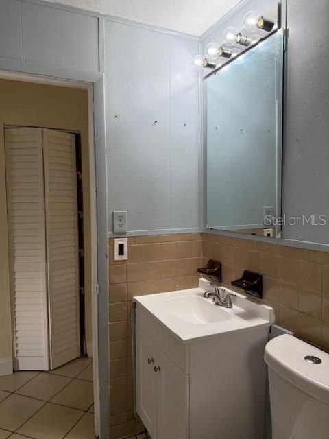 Active With Contract: $225,000 (3 beds, 1 baths, 914 Square Feet)