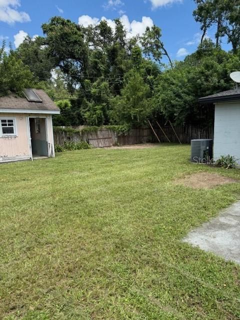 Active With Contract: $225,000 (3 beds, 1 baths, 914 Square Feet)