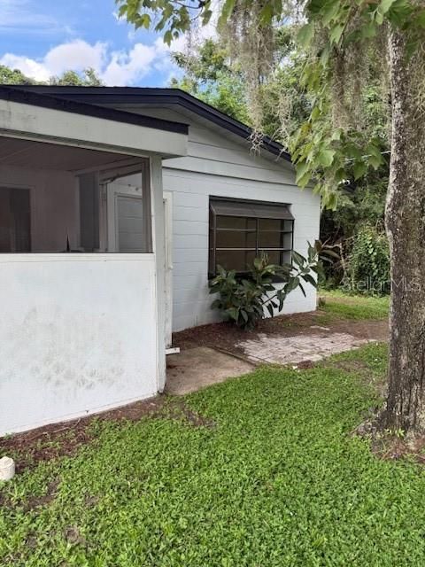 Active With Contract: $225,000 (3 beds, 1 baths, 914 Square Feet)