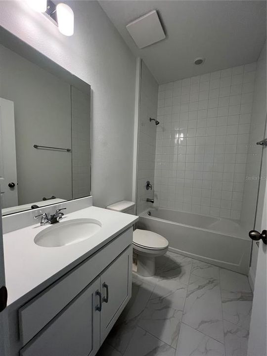 Под контрактом: $838,102 (4 спален, 4 ванн, 2945 Квадратных фут)