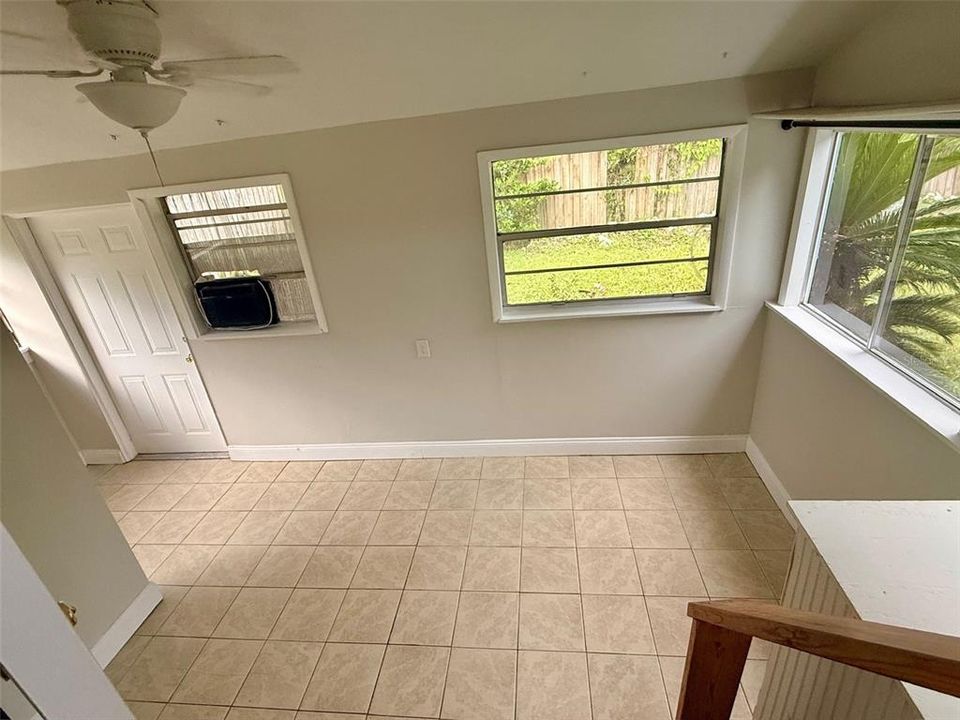 Active With Contract: $154,900 (2 beds, 1 baths, 962 Square Feet)