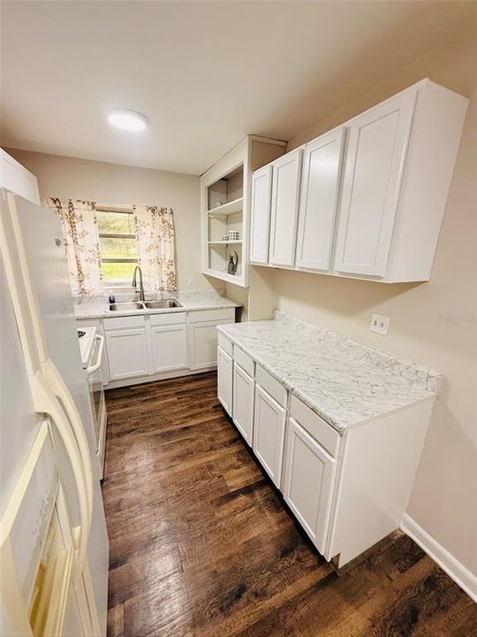 Active With Contract: $154,900 (2 beds, 1 baths, 962 Square Feet)
