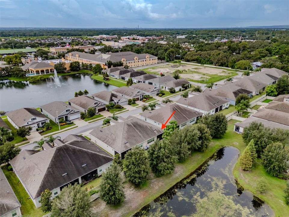 合同活跃: $325,000 (2 贝兹, 2 浴室, 1516 平方英尺)