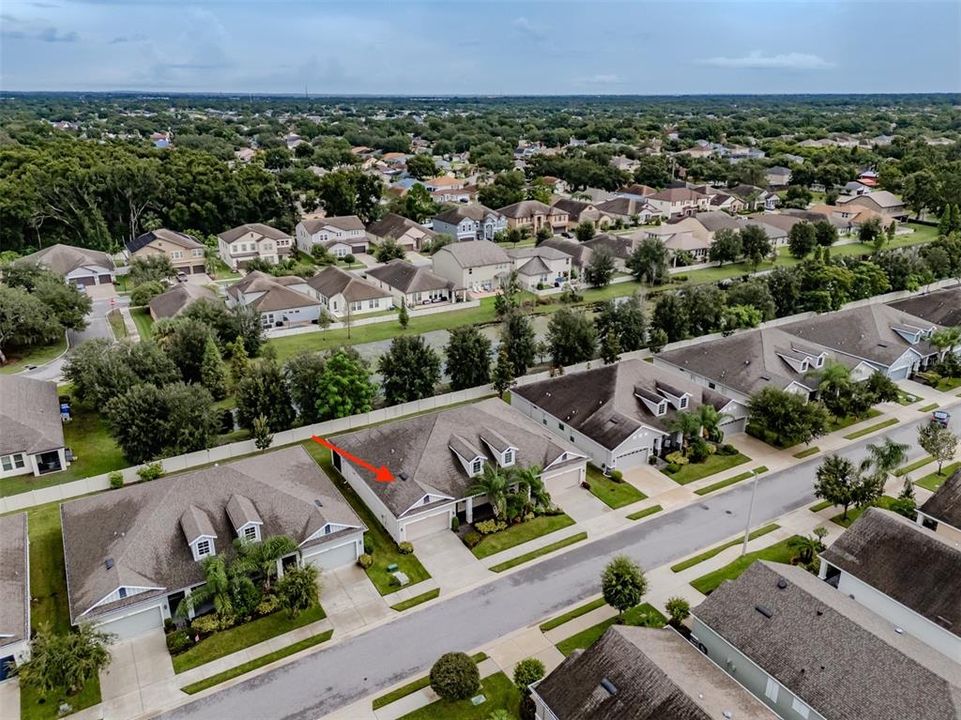 合同活跃: $325,000 (2 贝兹, 2 浴室, 1516 平方英尺)