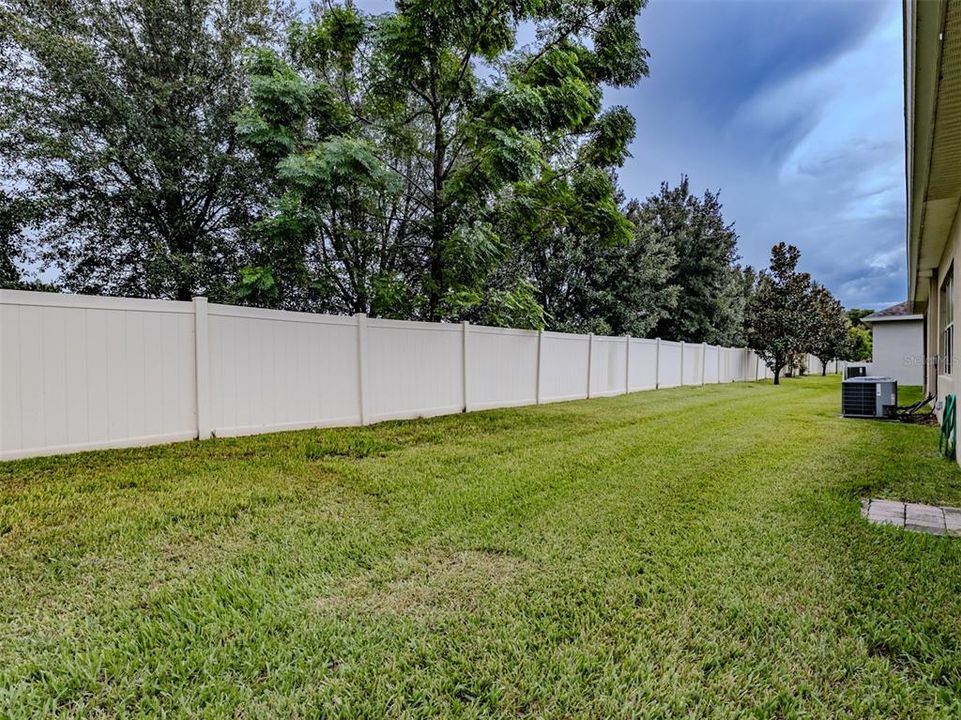 合同活跃: $325,000 (2 贝兹, 2 浴室, 1516 平方英尺)