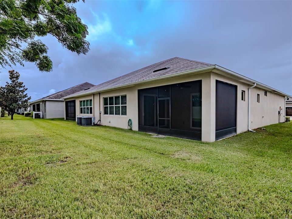 合同活跃: $325,000 (2 贝兹, 2 浴室, 1516 平方英尺)