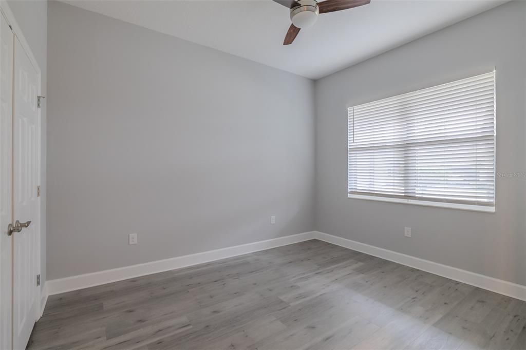 合同活跃: $325,000 (2 贝兹, 2 浴室, 1516 平方英尺)