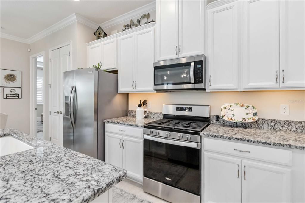 合同活跃: $499,900 (3 贝兹, 2 浴室, 1863 平方英尺)