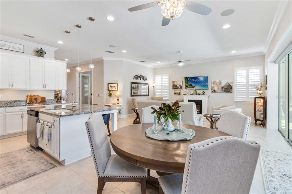 合同活跃: $499,900 (3 贝兹, 2 浴室, 1863 平方英尺)