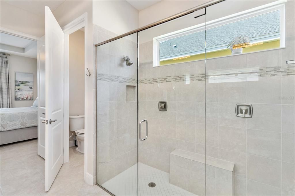 合同活跃: $499,900 (3 贝兹, 2 浴室, 1863 平方英尺)