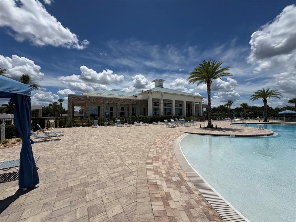 合同活跃: $499,900 (3 贝兹, 2 浴室, 1863 平方英尺)