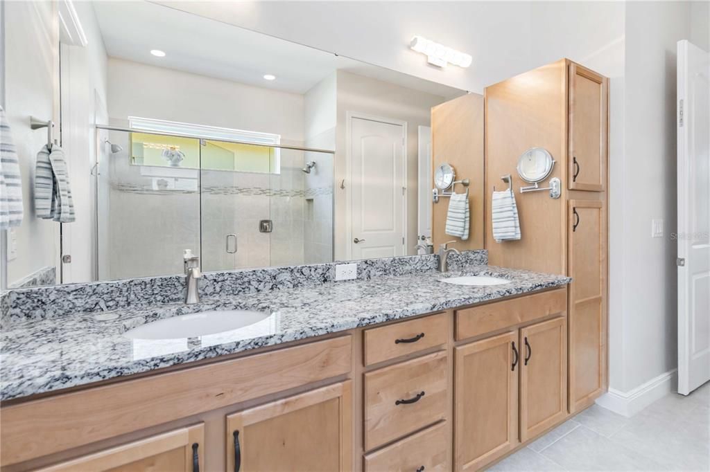 合同活跃: $499,900 (3 贝兹, 2 浴室, 1863 平方英尺)