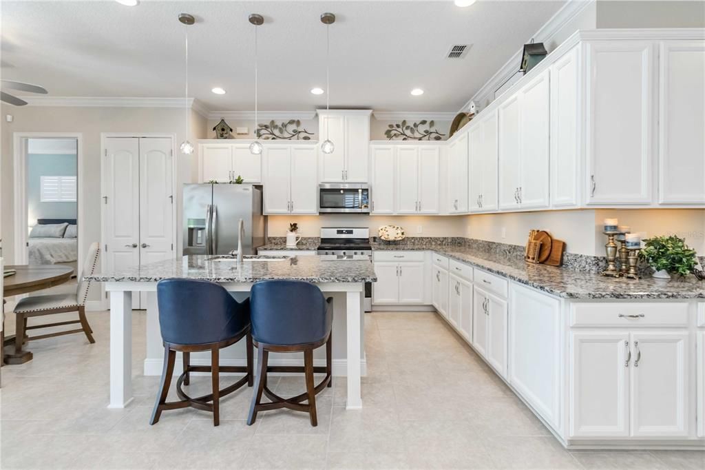 合同活跃: $499,900 (3 贝兹, 2 浴室, 1863 平方英尺)