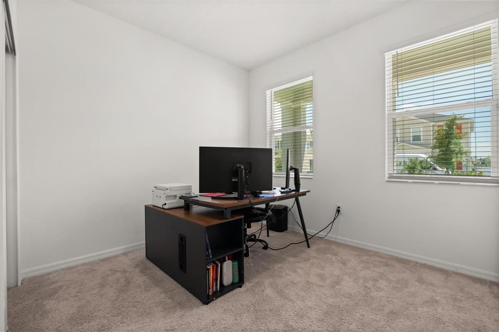 Active With Contract: $450,000 (5 beds, 3 baths, 3013 Square Feet)