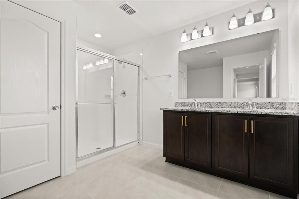 Active With Contract: $450,000 (5 beds, 3 baths, 3013 Square Feet)