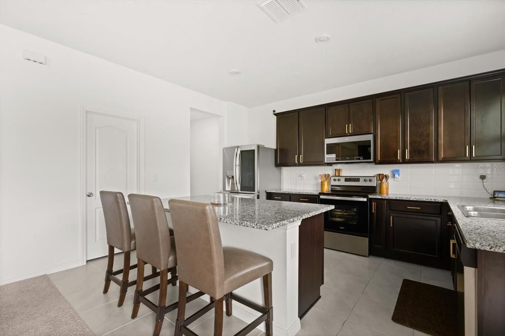 Active With Contract: $450,000 (5 beds, 3 baths, 3013 Square Feet)