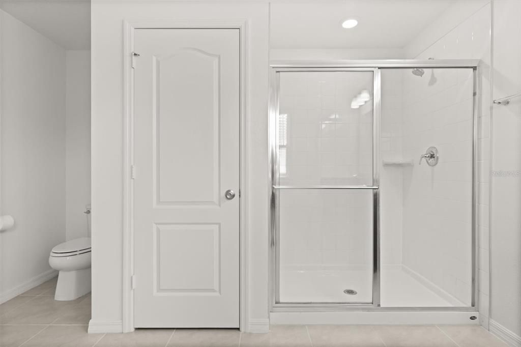 Active With Contract: $450,000 (5 beds, 3 baths, 3013 Square Feet)