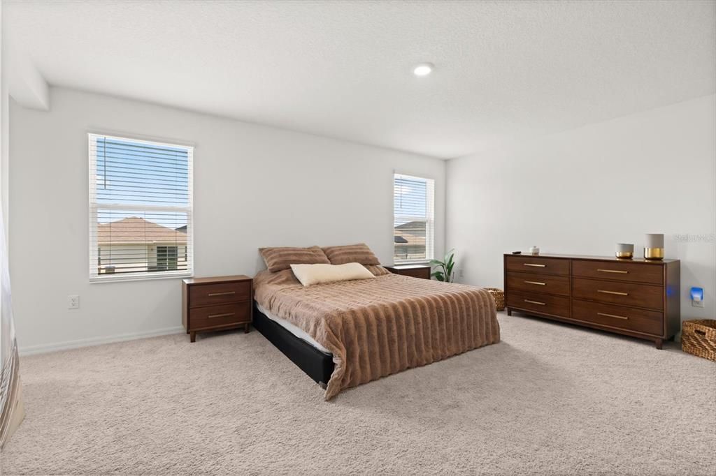 Active With Contract: $450,000 (5 beds, 3 baths, 3013 Square Feet)