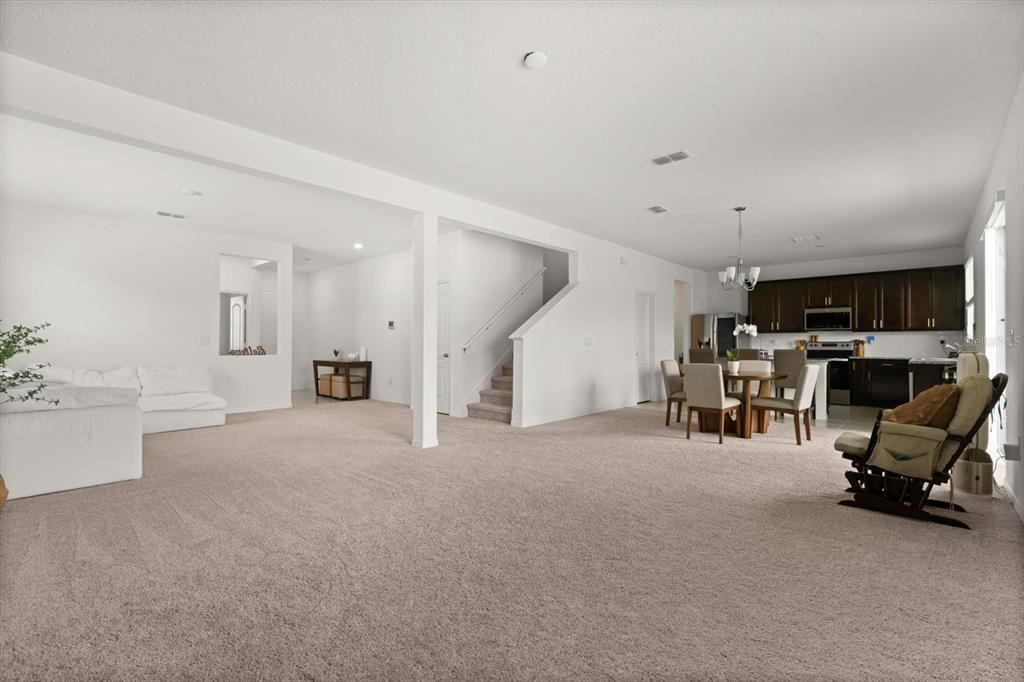 Active With Contract: $450,000 (5 beds, 3 baths, 3013 Square Feet)