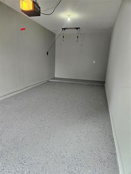 合同活跃: $139,900 (1 贝兹, 1 浴室, 951 平方英尺)