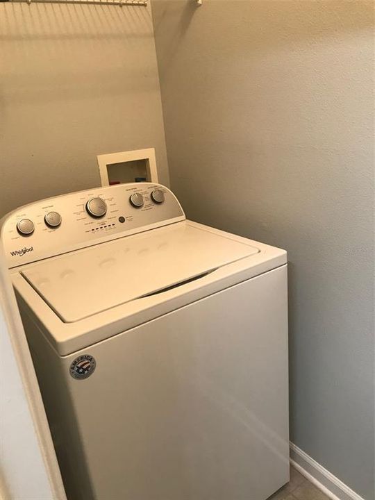 合同活跃: $139,900 (1 贝兹, 1 浴室, 951 平方英尺)