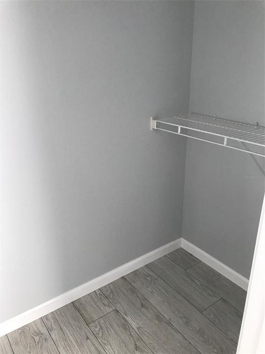 合同活跃: $139,900 (1 贝兹, 1 浴室, 951 平方英尺)