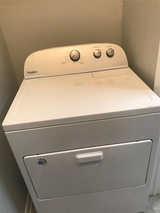 合同活跃: $139,900 (1 贝兹, 1 浴室, 951 平方英尺)