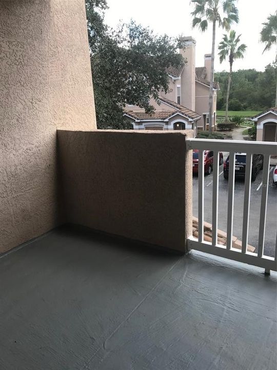 合同活跃: $139,900 (1 贝兹, 1 浴室, 951 平方英尺)