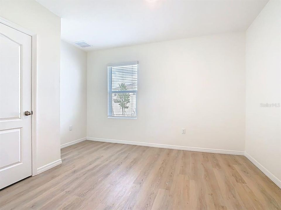 Activo con contrato: $358,500 (5 camas, 3 baños, 2522 Pies cuadrados)