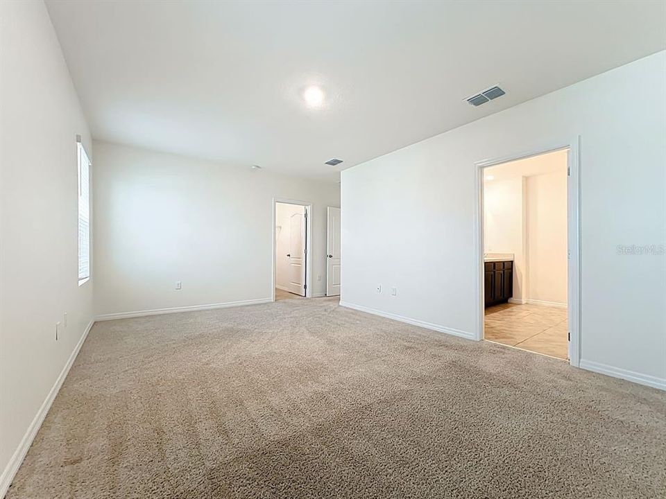 Activo con contrato: $358,500 (5 camas, 3 baños, 2522 Pies cuadrados)