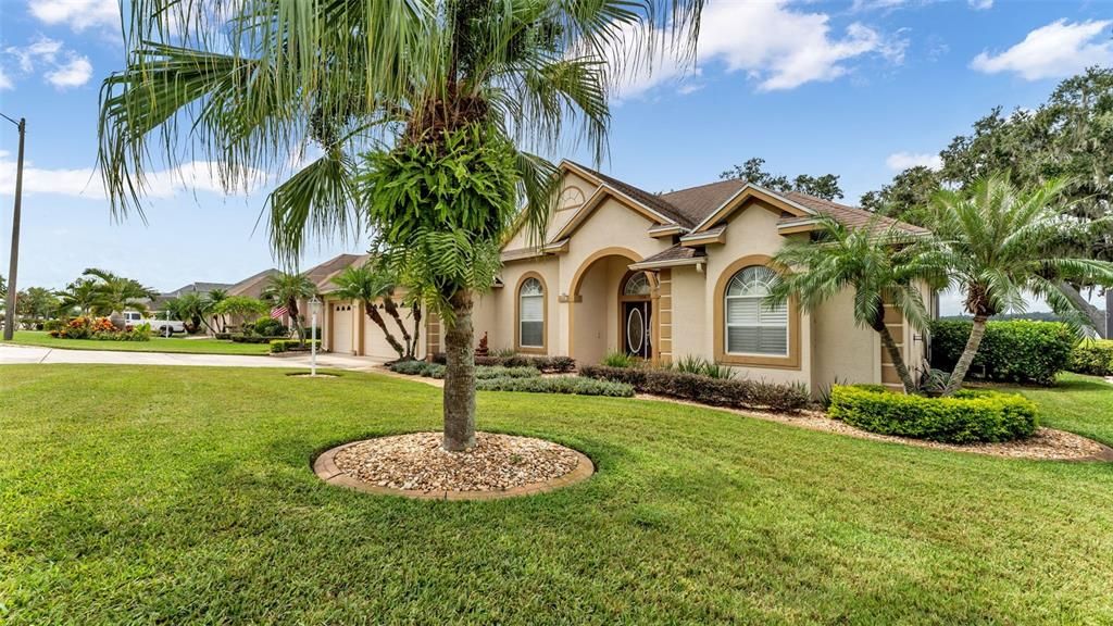 For Sale: $744,900 (3 beds, 3 baths, 2295 Square Feet)