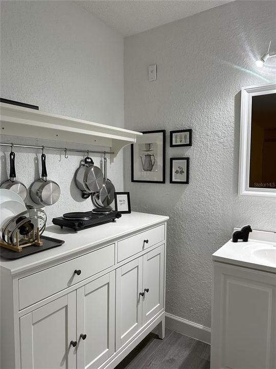 待售: $58,000 (1 贝兹, 1 浴室, 276 平方英尺)