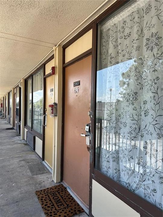 待售: $58,000 (1 贝兹, 1 浴室, 276 平方英尺)