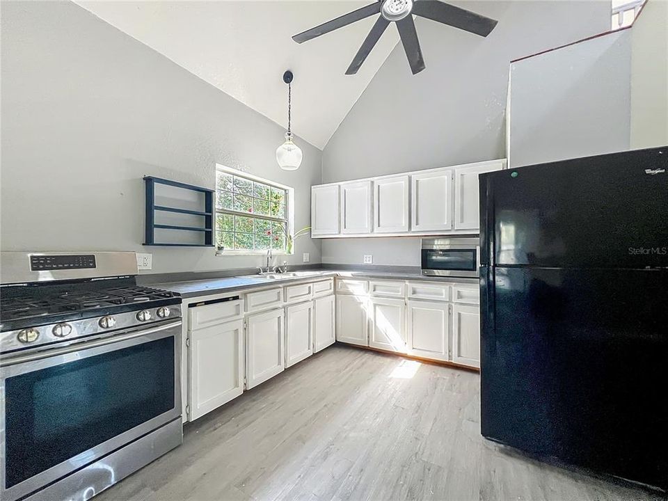 For Sale: $649,995 (3 beds, 2 baths, 1360 Square Feet)