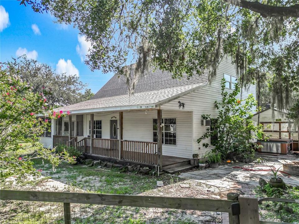 For Sale: $649,995 (3 beds, 2 baths, 1360 Square Feet)
