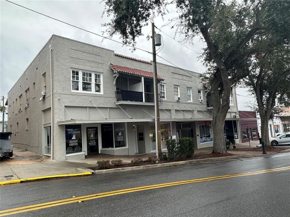 For Rent: $1,125 (1 beds, 1 baths, 700 Square Feet)