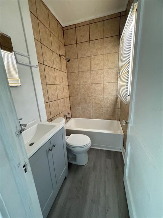 For Rent: $1,125 (1 beds, 1 baths, 700 Square Feet)